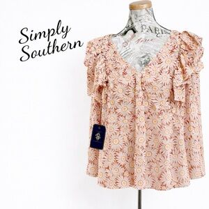 NWT Simply Southern Happy Daisy Blouse. Ruffled. Scalloped Bottom.
Women L.